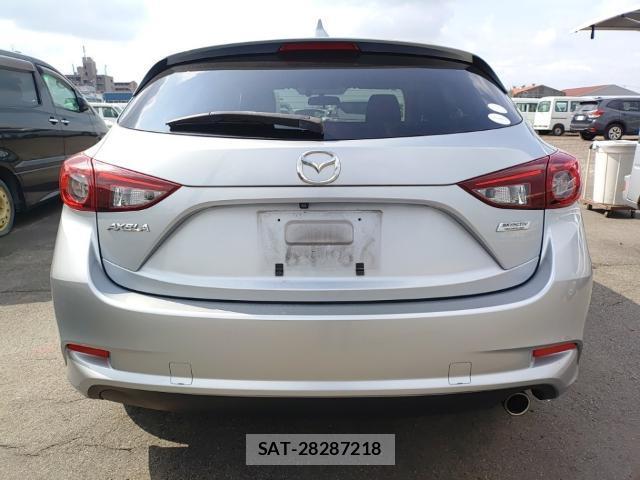 Mazda AXELA 2016-07 8285683-1