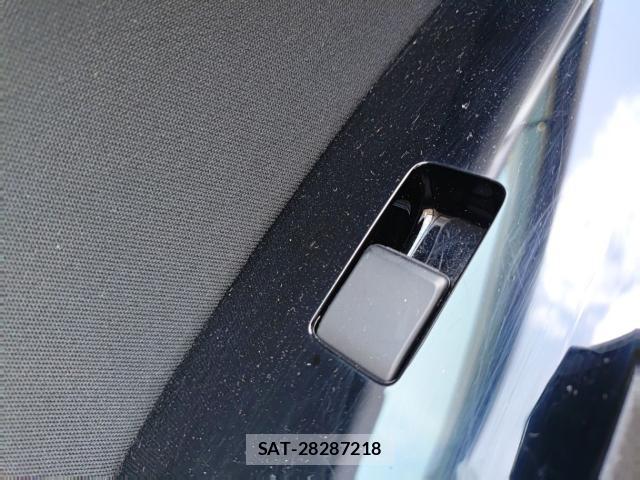 Mazda AXELA 2016-07 8285683-12