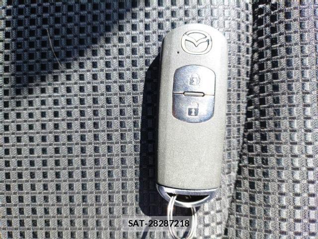 Mazda AXELA 2016-07 8285683-14