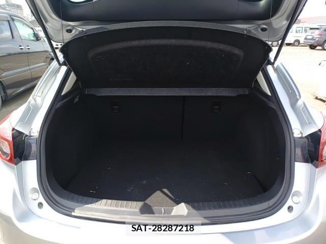 Mazda AXELA 2016-07 8285683-7