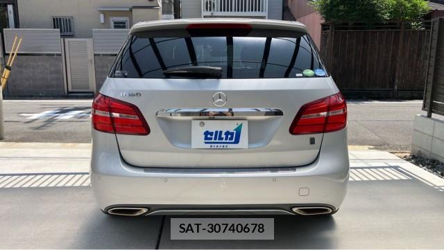 Mercedes Benz B-CLASS 2018-01 8281580-1