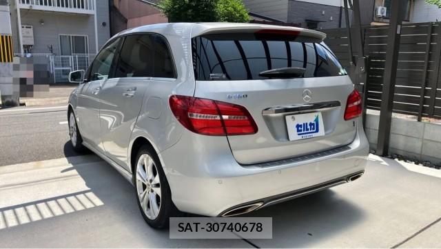 Mercedes Benz B-CLASS 2018-01 8281580-13