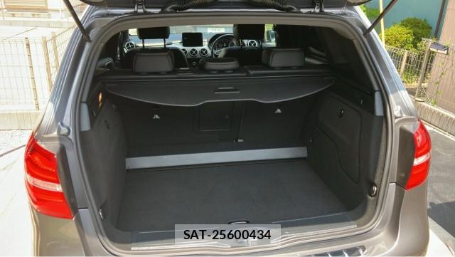 Mercedes Benz B-CLASS 2018-06 8281947-17