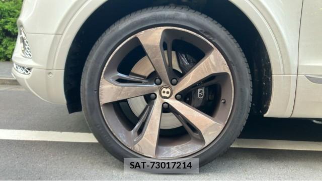Bentley BENTAYGA 2019-10 8281545-8