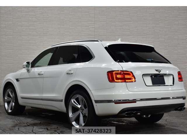 Bentley BENTAYGA 2018-07 8285786-1