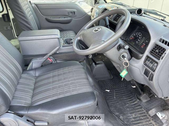 Mazda BONGO VAN 2018-06 8283855-5