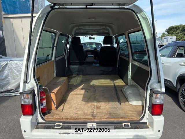 Mazda BONGO VAN 2018-06 8283855-7