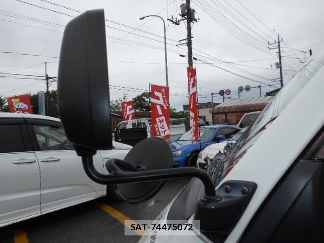 Mazda BONGO VAN 2014-01 8285593-6