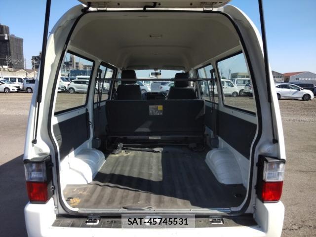 Mazda BONGO VAN 2017-07 8285716-5