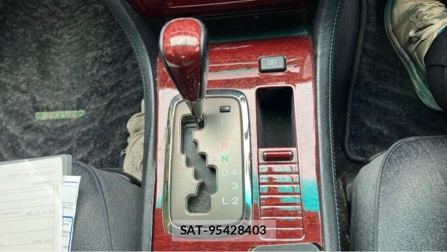 Toyota BREVIS 2001-12 8281070-13