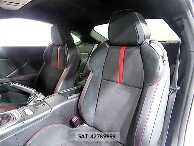 Subaru BRZ 2021-09 8281237-13