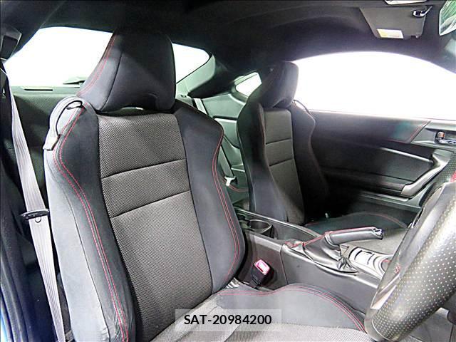 Subaru BRZ 2012-07 8281239-11