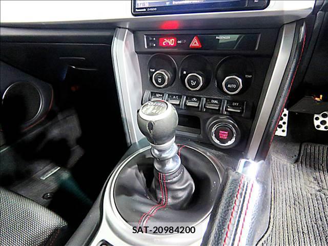 Subaru BRZ 2012-07 8281239-17