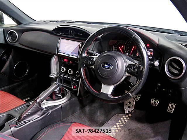 Subaru BRZ 2017-06 8281244-10