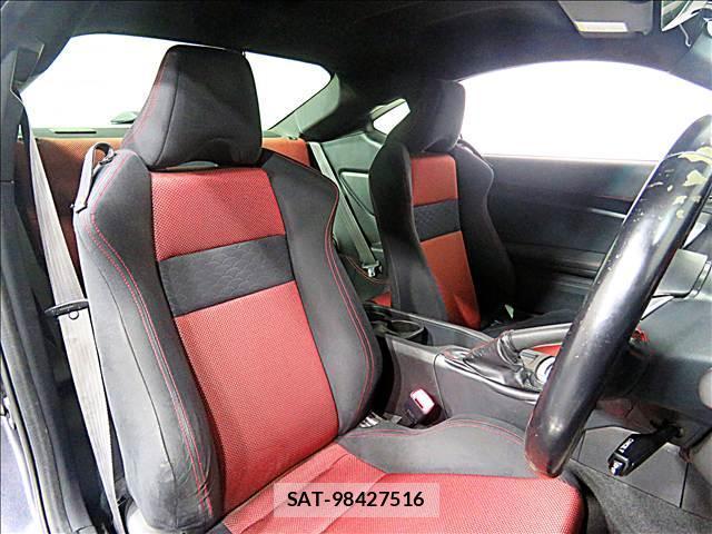 Subaru BRZ 2017-06 8281244-11