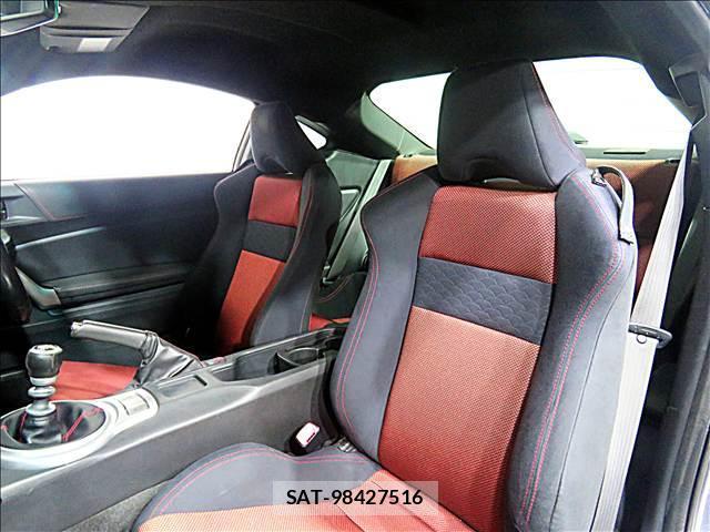 Subaru BRZ 2017-06 8281244-13