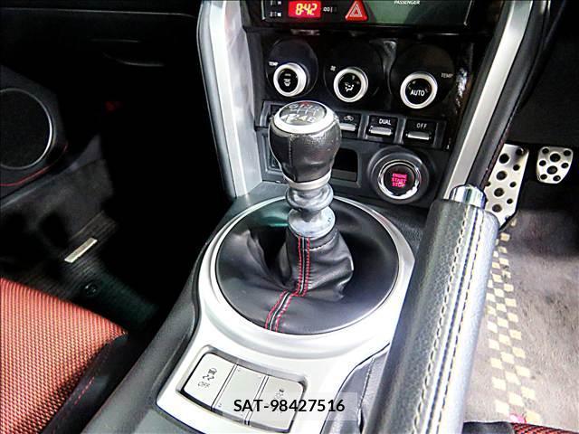 Subaru BRZ 2017-06 8281244-17