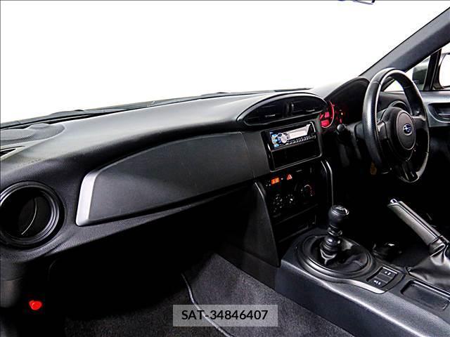 Subaru BRZ 2015-04 8281246-12
