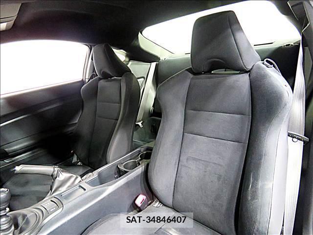 Subaru BRZ 2015-04 8281246-13