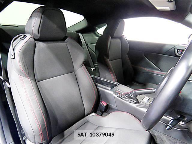 Subaru BRZ 2022-04 8281262-11