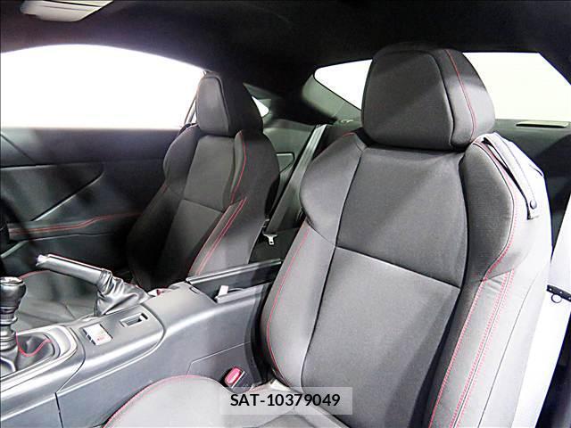 Subaru BRZ 2022-04 8281262-13