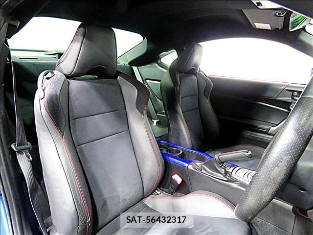 Subaru BRZ 2013-03 8281264-11