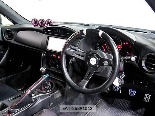 Subaru BRZ 2012-04 8281267-1