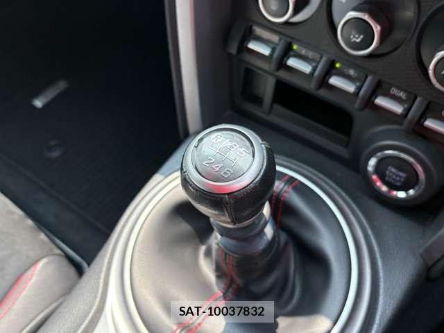 Subaru BRZ 2012-06 8285348-15