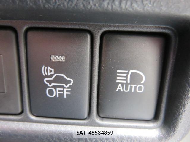 Toyota C-HR 2017-04 8277685-11
