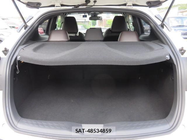 Toyota C-HR 2017-04 8277685-7