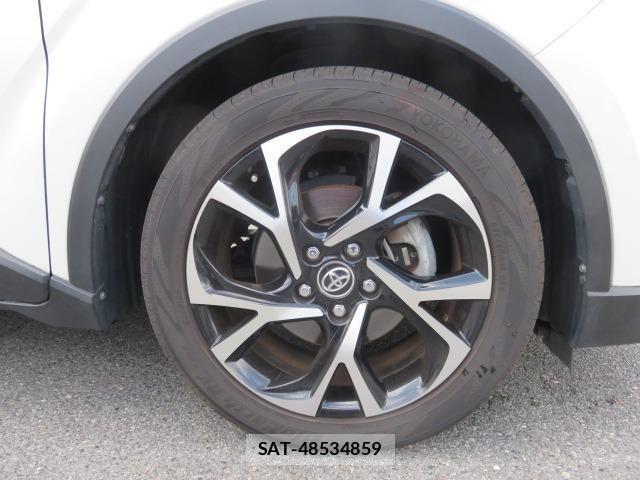 Toyota C-HR 2017-04 8277685-9