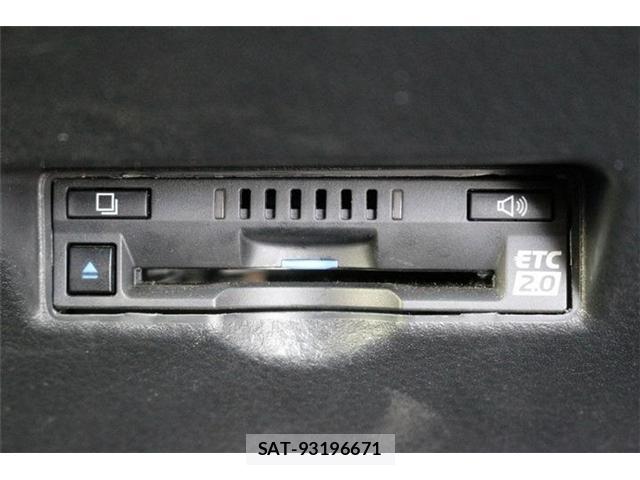 Toyota C-HR 2019-12 8278093-6