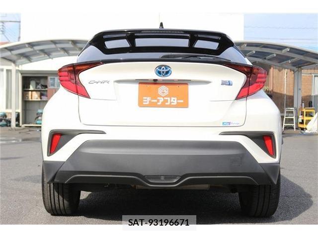 Toyota C-HR 2019-12 8278093-9