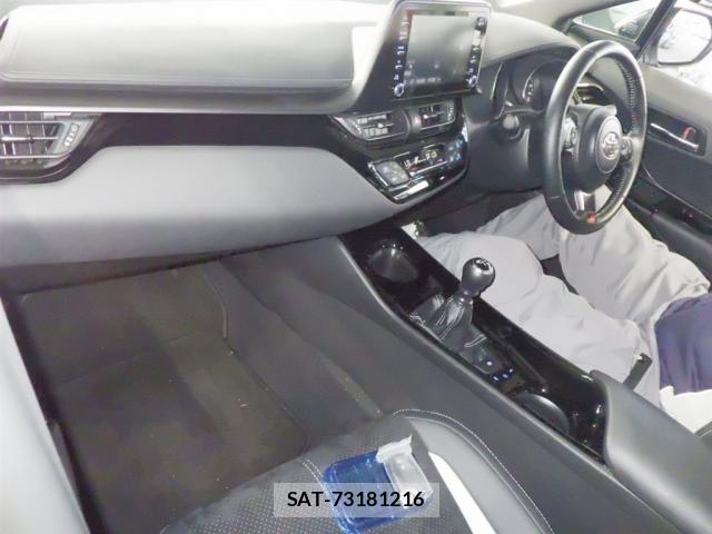 Toyota C-HR 2023-01 8278222-2