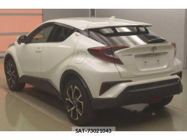 Toyota C-HR 2019-01 8278290-1