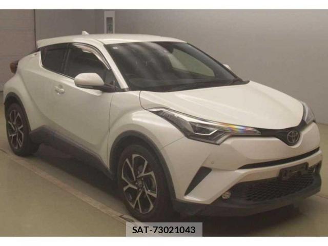 Toyota C-HR 2019-01 8278290-3