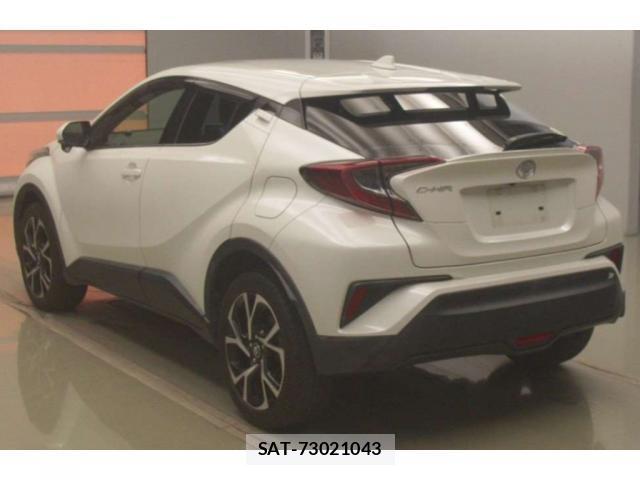 Toyota C-HR 2019-01 8278290-4