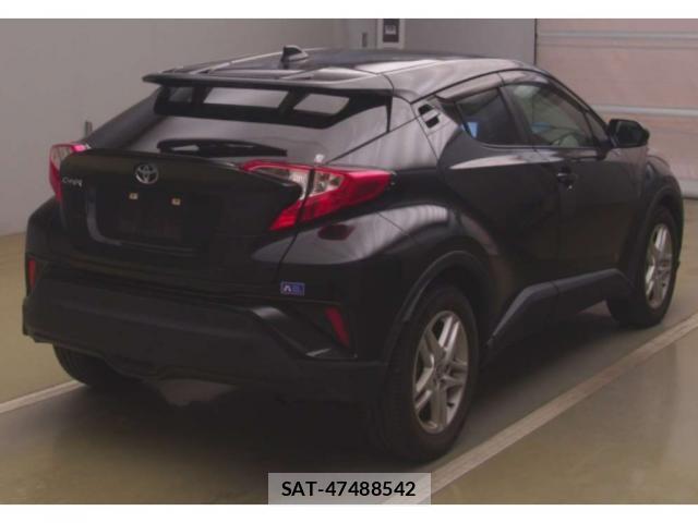 Toyota C-HR 2023-08 8278307-1