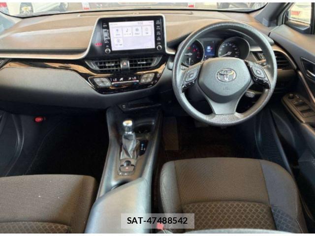 Toyota C-HR 2023-08 8278307-2