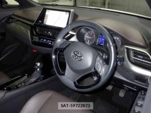 Toyota C-HR 2017-05 8278347-2