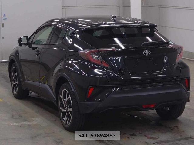 Toyota C-HR 2017-04 8278555-1