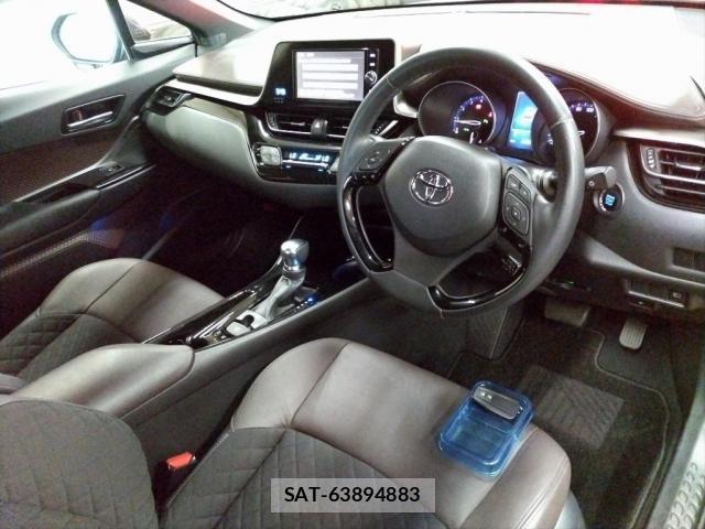 Toyota C-HR 2017-04 8278555-2