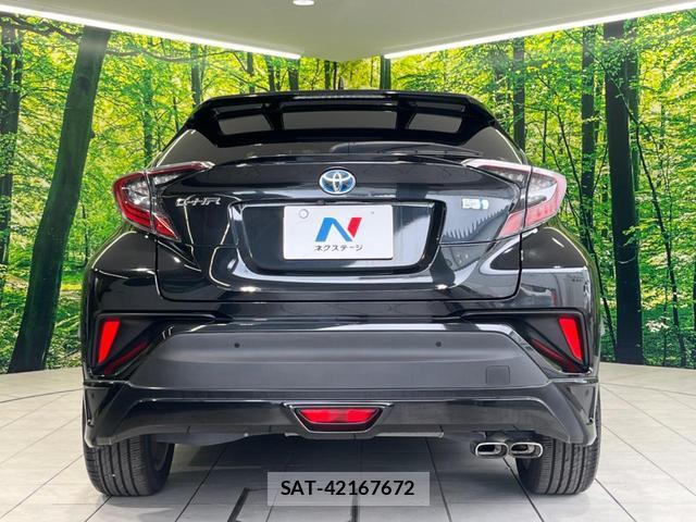 Toyota C-HR 2017-09 8279616-14