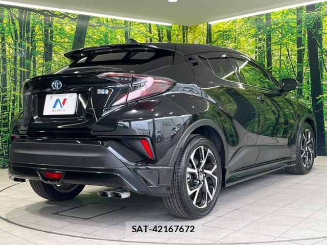 Toyota C-HR 2017-09 8279616-16