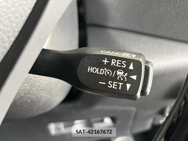 Toyota C-HR 2017-09 8279616-5