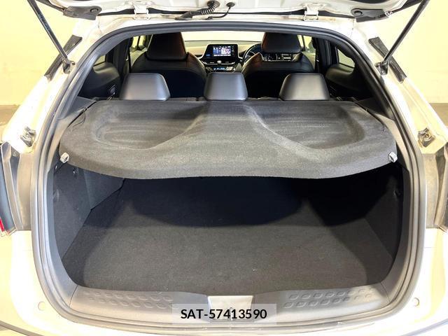 Toyota C-HR 2017-04 8280249-10
