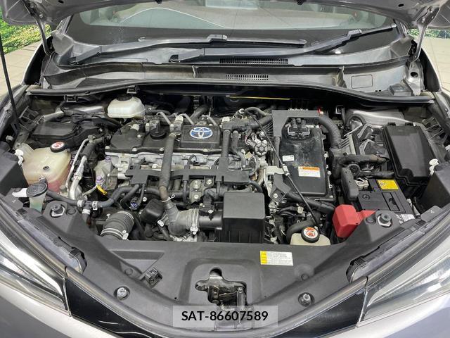Toyota C-HR 2017-02 8280275-17