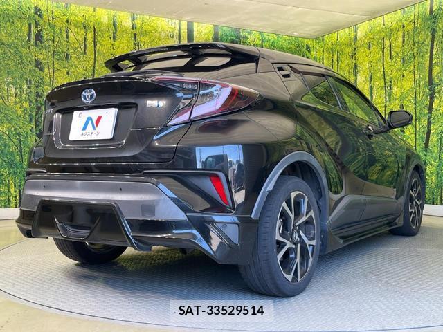 Toyota C-HR 2017-03 8280361-16