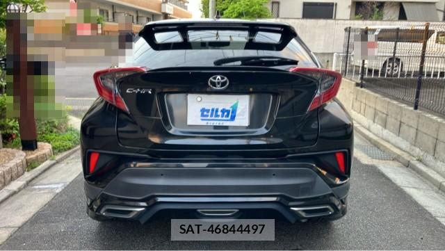 Toyota C-HR 2018-12 8280454-1