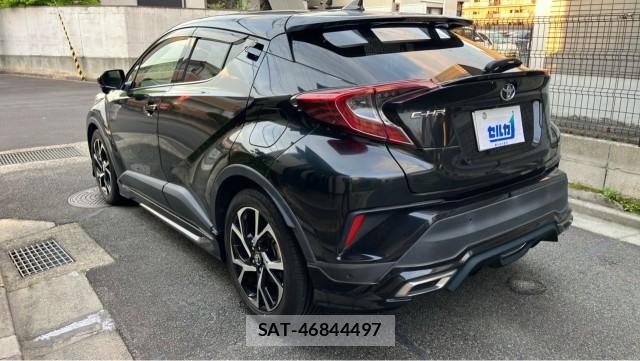 Toyota C-HR 2018-12 8280454-13